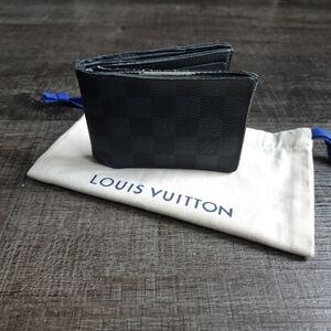 LOUIS VUITTON - wallet